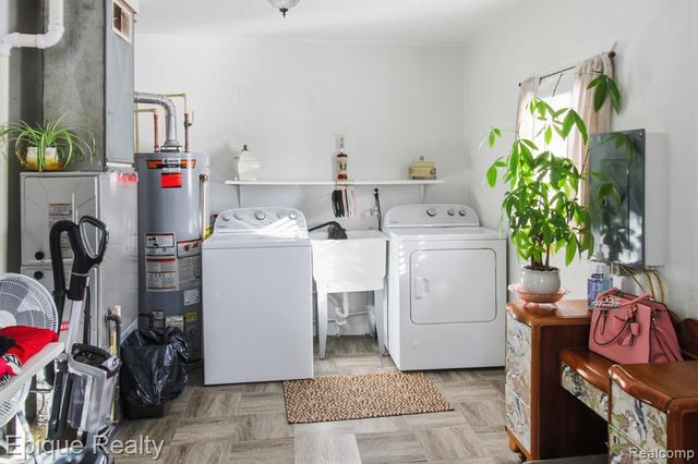 324 E Center Street, Petersburg, MI 49270