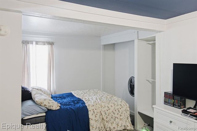 324 E Center Street, Petersburg, MI 49270