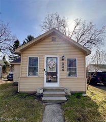 324 E Center Street, Petersburg, MI 49270