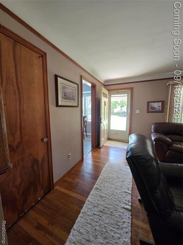 4129 Duplex Avenue, Lincoln Park, MI 48146