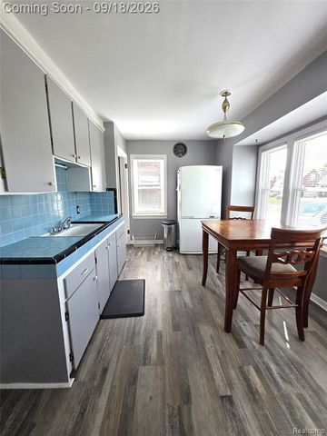 4129 Duplex Avenue, Lincoln Park, MI 48146