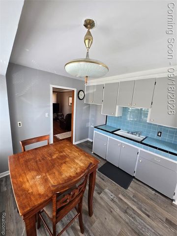 4129 Duplex Avenue, Lincoln Park, MI 48146