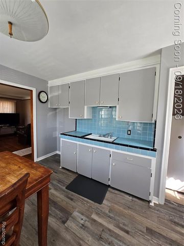 4129 Duplex Avenue, Lincoln Park, MI 48146