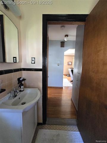 4129 Duplex Avenue, Lincoln Park, MI 48146