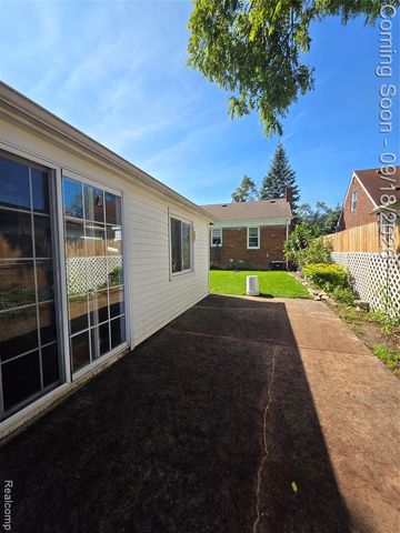 4129 Duplex Avenue, Lincoln Park, MI 48146