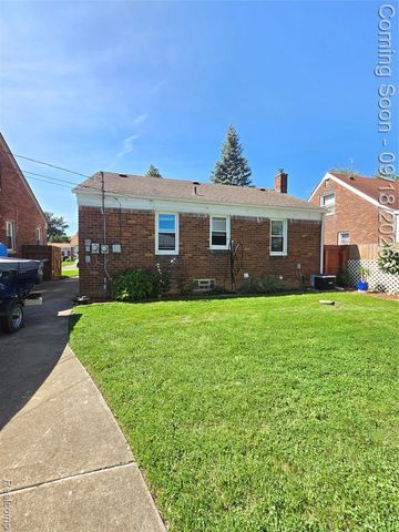 4129 Duplex Avenue, Lincoln Park, MI 48146
