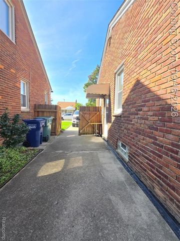 4129 Duplex Avenue, Lincoln Park, MI 48146