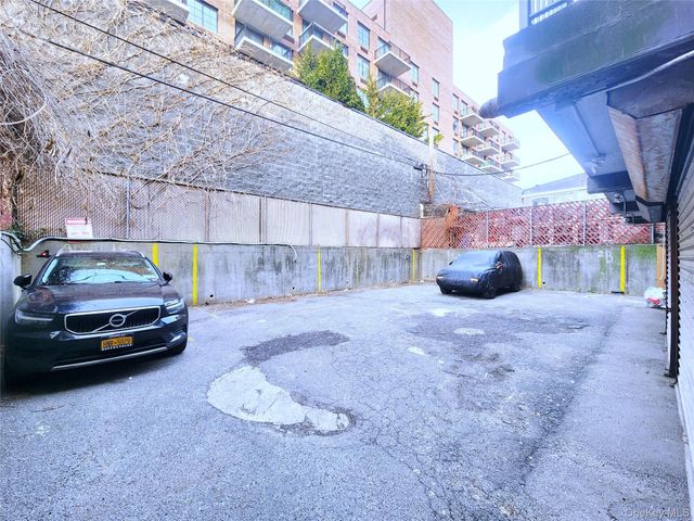 144-63 37 Avenue 1B, Flushing, NY 11354