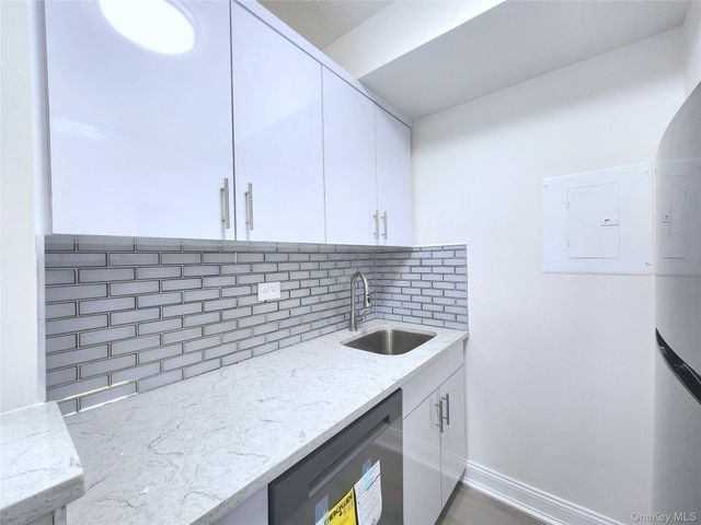 144-63 37 Avenue 1B, Flushing, NY 11354