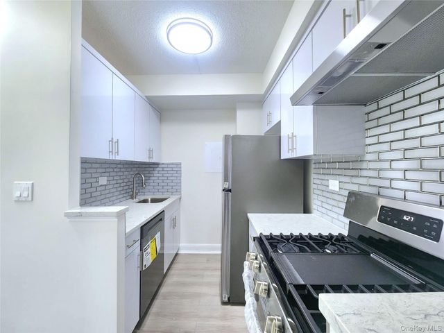 144-63 37 Avenue 1B, Flushing, NY 11354