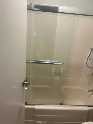 21801 Roscoe, Canoga Park, CA 91304