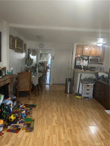 21801 Roscoe, Canoga Park, CA 91304