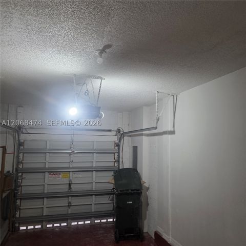 4730 Lago Vista Dr, Coconut Creek, FL 33073