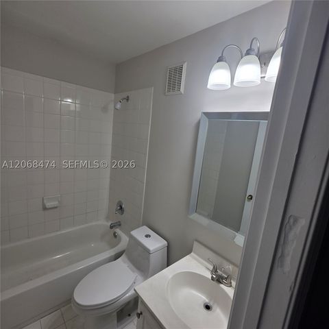 4730 Lago Vista Dr, Coconut Creek, FL 33073