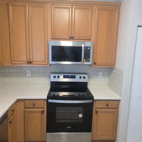 4730 Lago Vista Dr, Coconut Creek, FL 33073