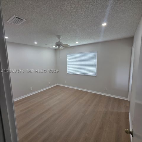 4730 Lago Vista Dr, Coconut Creek, FL 33073