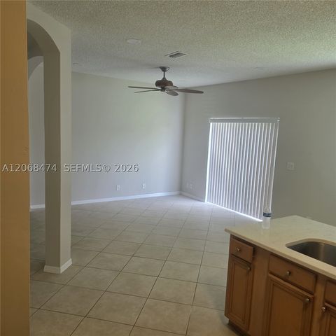 4730 Lago Vista Dr, Coconut Creek, FL 33073