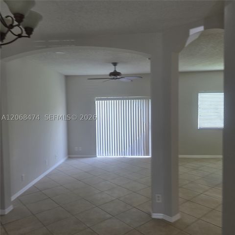 4730 Lago Vista Dr, Coconut Creek, FL 33073
