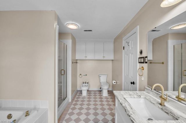 702 Lipton DR, Newport News, VA 23608