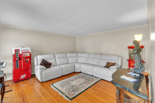 702 Lipton DR, Newport News, VA 23608