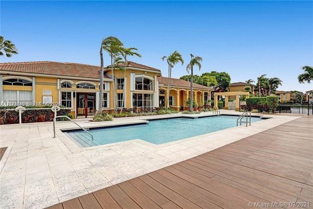 9640 NW 2nd St 5-105, Pembroke Pines, FL 33024