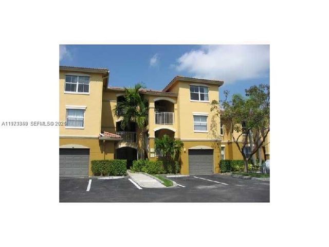 9640 NW 2nd St 5-105, Pembroke Pines, FL 33024