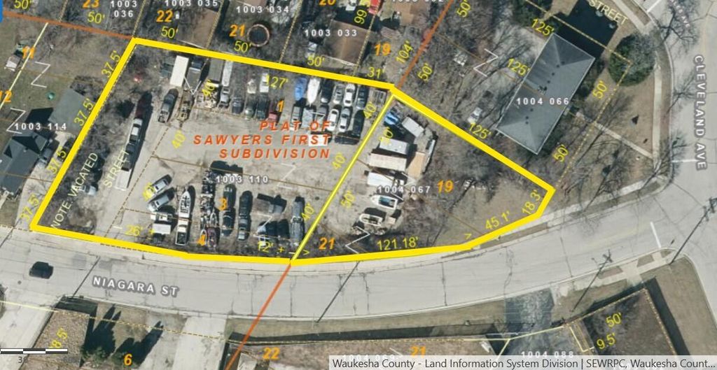 918 NIAGARA STREET, Waukesha, WI 53186