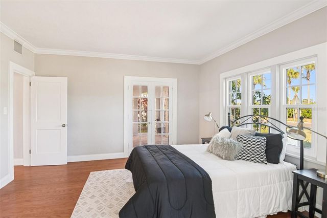 104 PALMERA BOULEVARD NE, St Petersburg, FL 33704