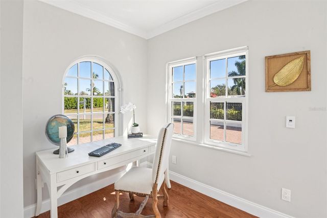 104 PALMERA BOULEVARD NE, St Petersburg, FL 33704