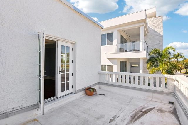 104 PALMERA BOULEVARD NE, St Petersburg, FL 33704