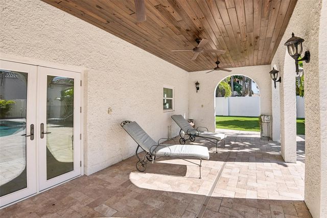 104 PALMERA BOULEVARD NE, St Petersburg, FL 33704