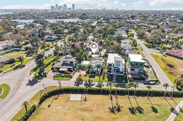 104 PALMERA BOULEVARD NE, St Petersburg, FL 33704