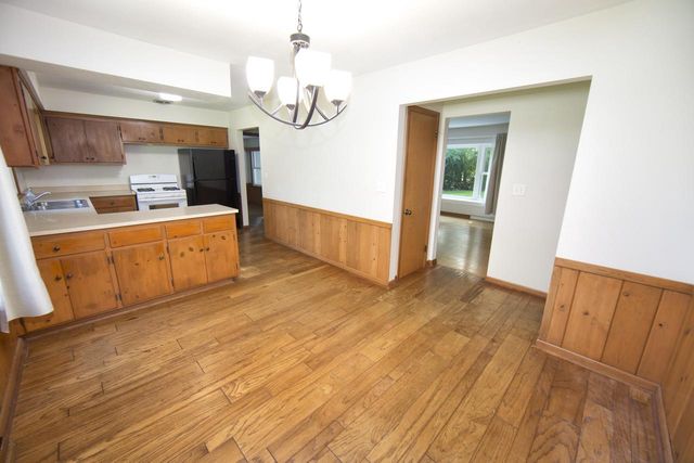 11800 Timberline LANE, Hales Corners, WI 53130