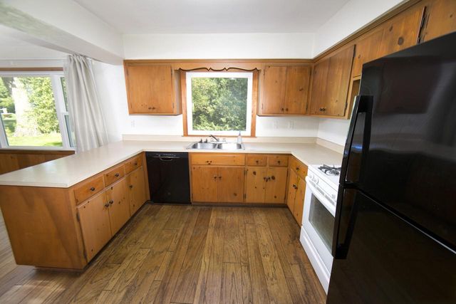 11800 Timberline LANE, Hales Corners, WI 53130