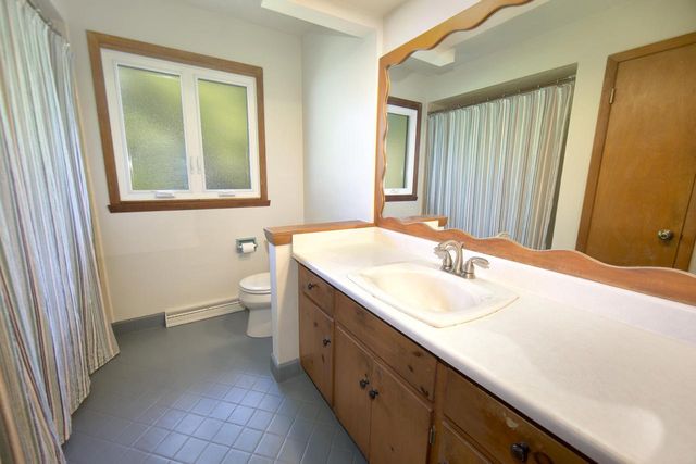 11800 Timberline LANE, Hales Corners, WI 53130