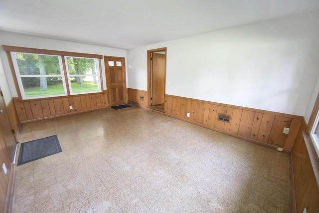11800 Timberline LANE, Hales Corners, WI 53130