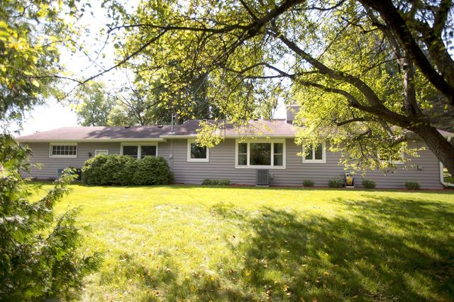11800 Timberline LANE, Hales Corners, WI 53130