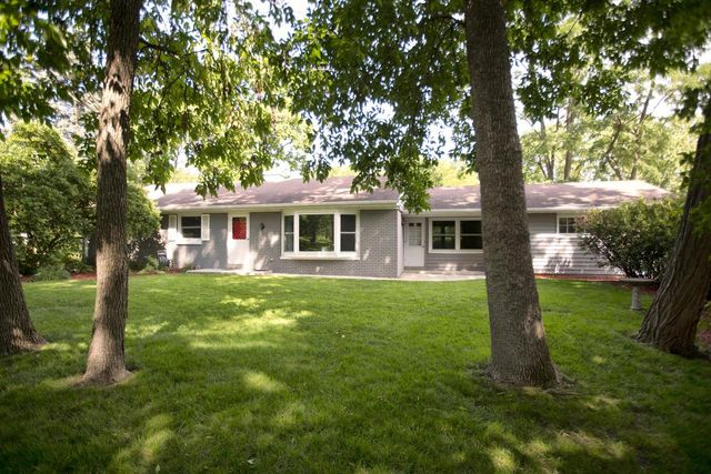 11800 Timberline LANE, Hales Corners, WI 53130
