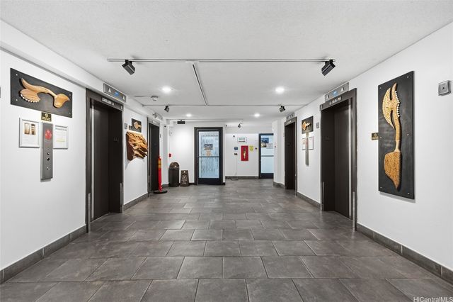 444 Niu Street 1109, Honolulu, HI 96815