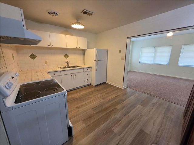 1103 N CRYSTAL TERRACE, Plant City, FL 33563