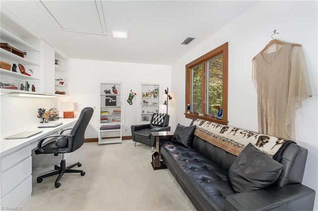 565 Knob View Drive, Winston-salem, NC 27104