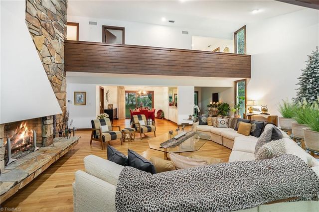 565 Knob View Drive, Winston-salem, NC 27104