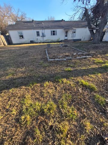 832 Featherston Street, Cleburne, TX 76033