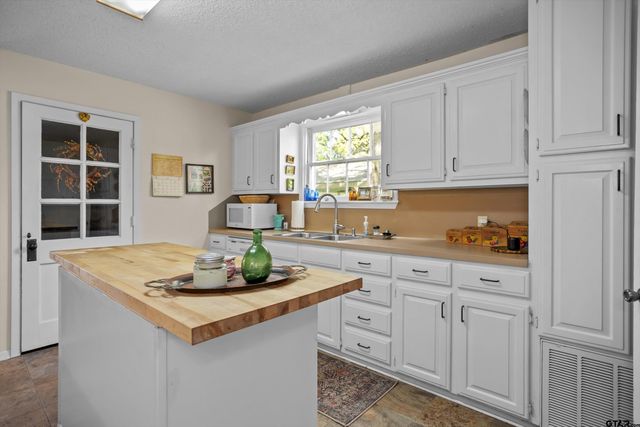 319 N Howard Street, Grapeland, TX 75844