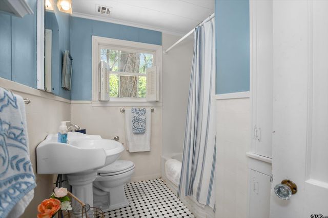 319 N Howard Street, Grapeland, TX 75844