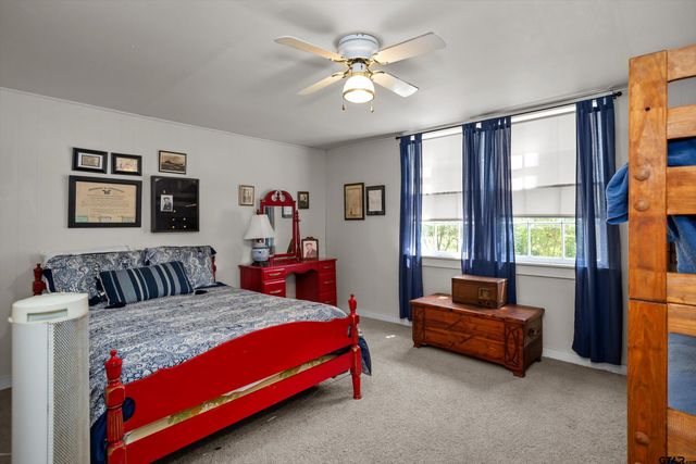 319 N Howard Street, Grapeland, TX 75844