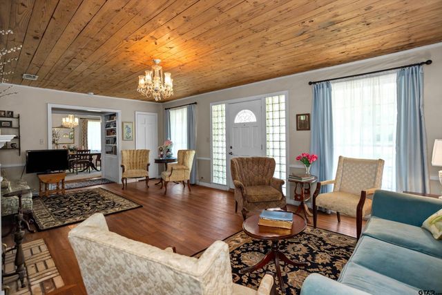 319 N Howard Street, Grapeland, TX 75844