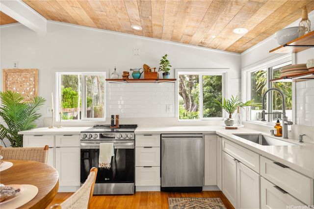 41-012 Wailea Street, Waimanalo, HI 96795