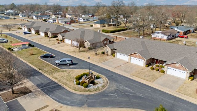 607 Saint Andrews Circle, Grove, OK 74344