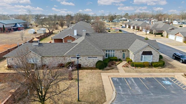 607 Saint Andrews Circle, Grove, OK 74344
